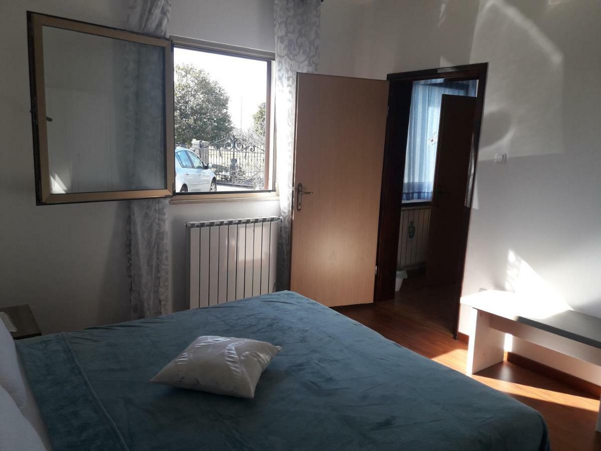 Apartman Nevia Holiday Home Ciritez Exterior foto